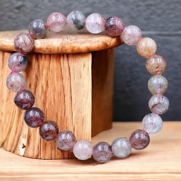 Red Quartz Crystal Gemstone Bracelet Handmade - Picture 1 of 6